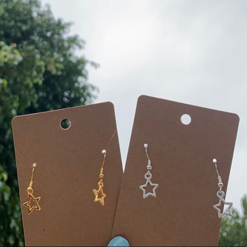 gold & silver open star earrings! ⭐️